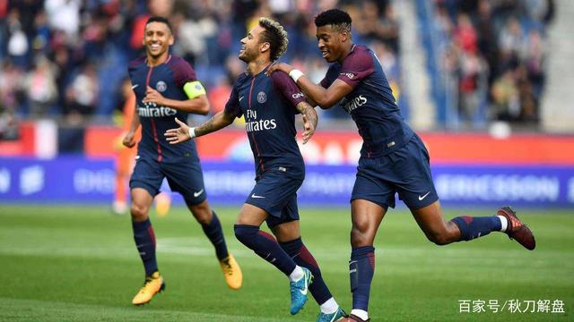 队防守中的 队防守中的