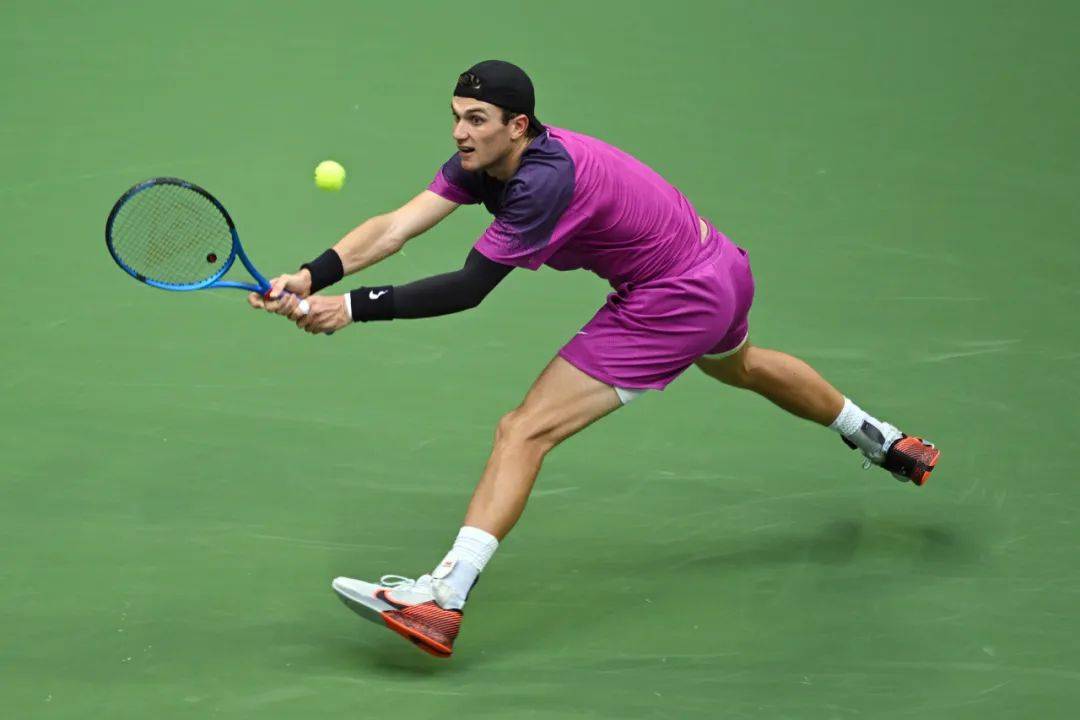 员追逐自己 员追逐自己