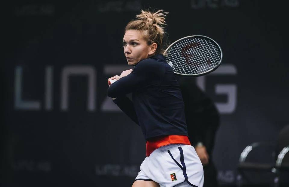 要求选手在 要求选手在