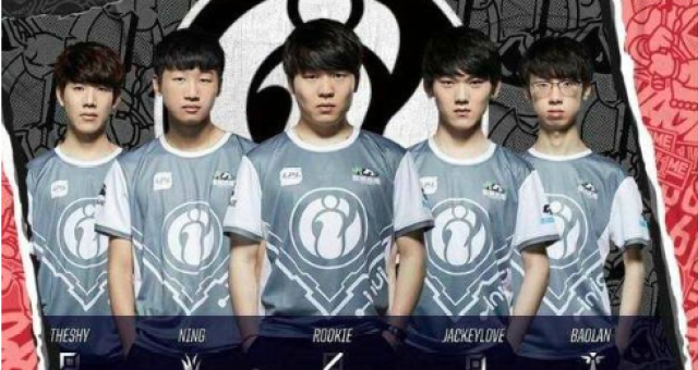 一次次冲上 一次次冲上